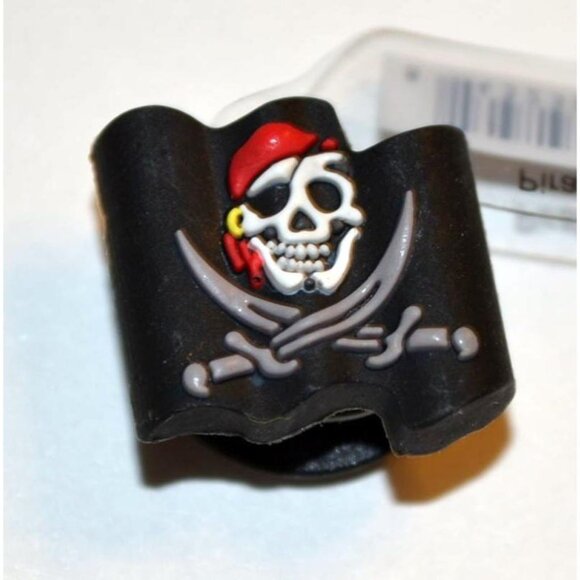 2006-07 Pirate Flag with Skull Jibbitz™ Shoe Charms - Picture 1 of 1